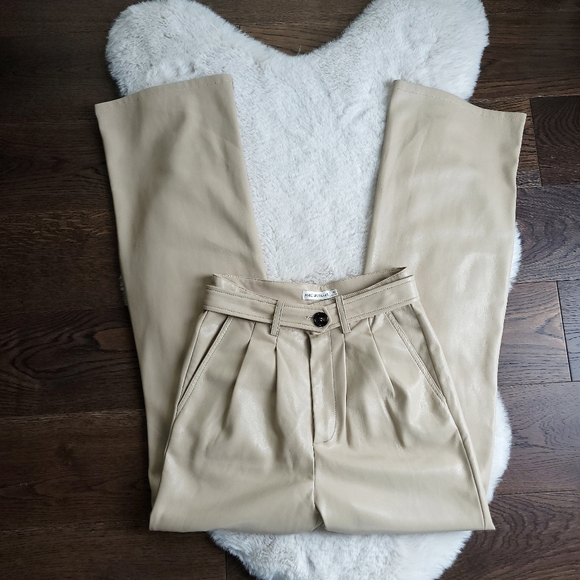 Avec Les Filles High Rise Pleated Wide Leg Vegan Leather Pants - Picture 2 of 9